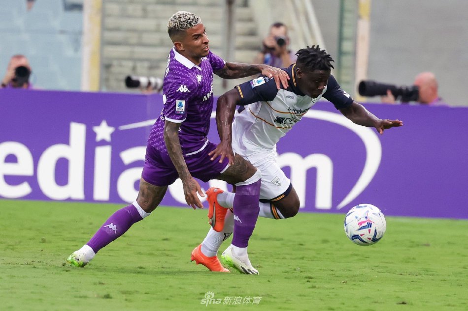 捧杯是唯一 捧杯是唯一