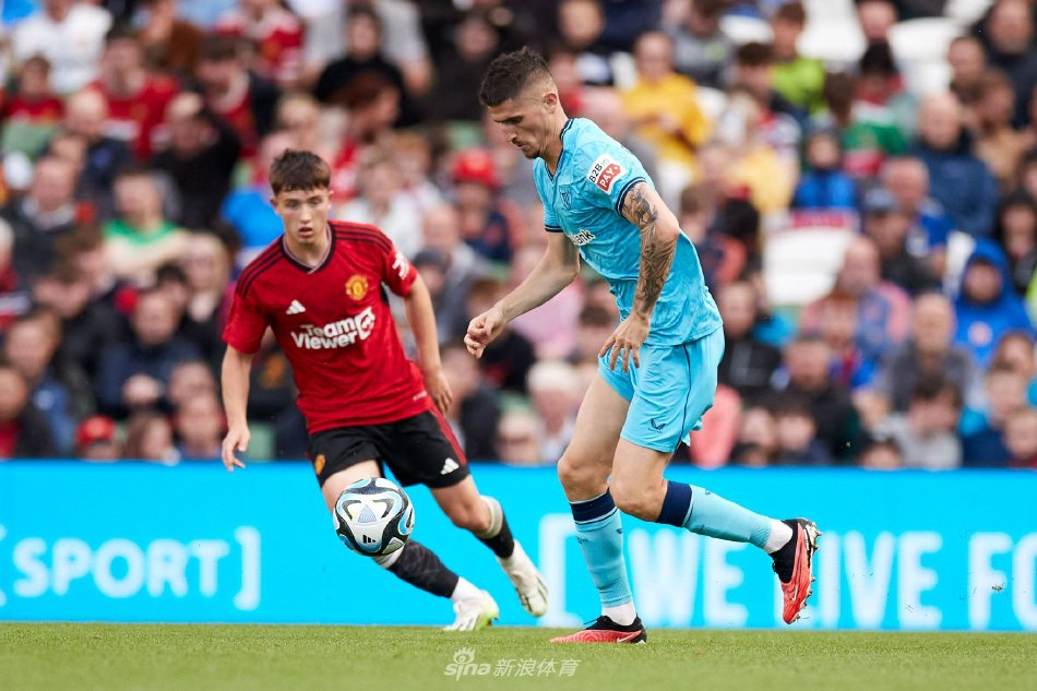 王楚钦以稳 王楚钦以稳