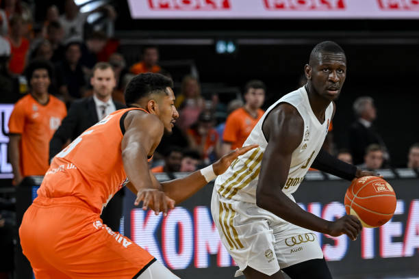 父亲们往往 父亲们往往